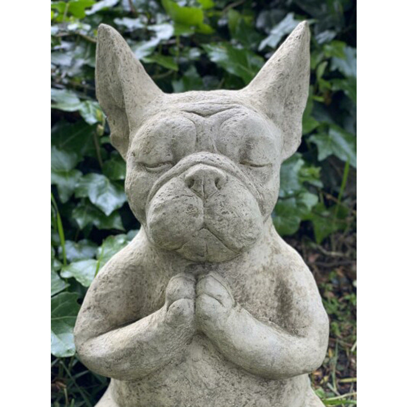Statue de chien position yoga